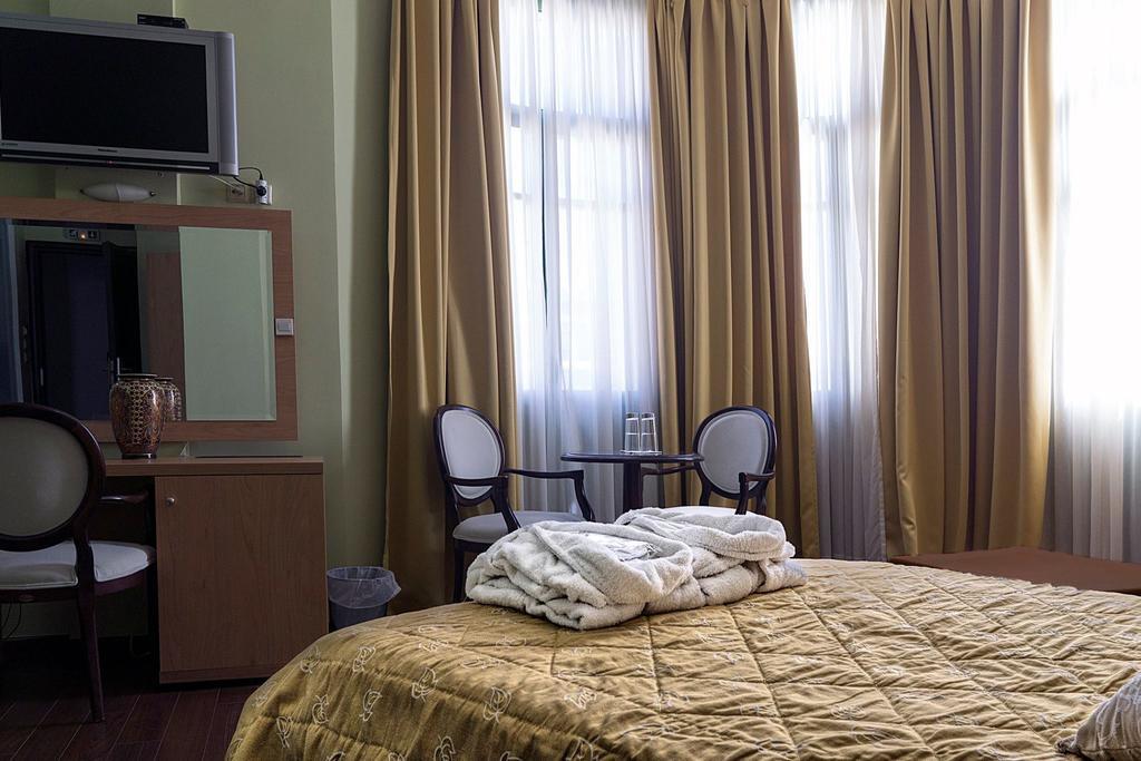Ermionio Hotel Cozani Quarto foto