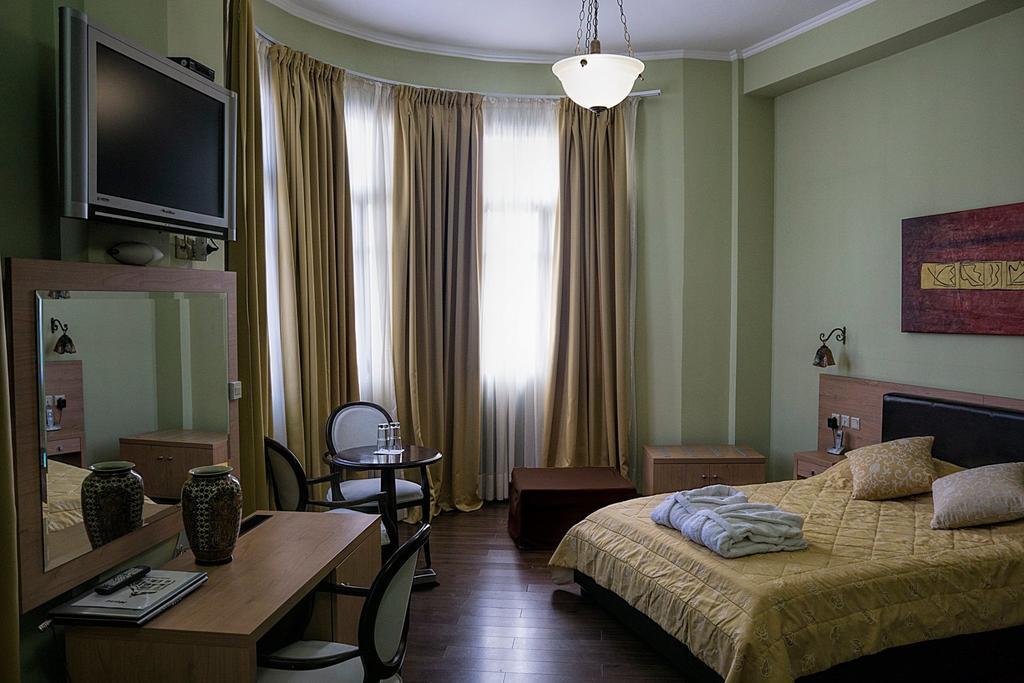Ermionio Hotel Cozani Quarto foto